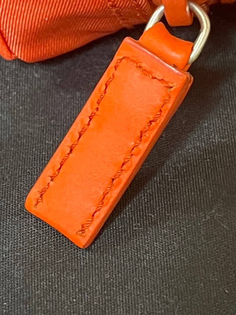 PRADA オレンジ ナイロン ポーチ