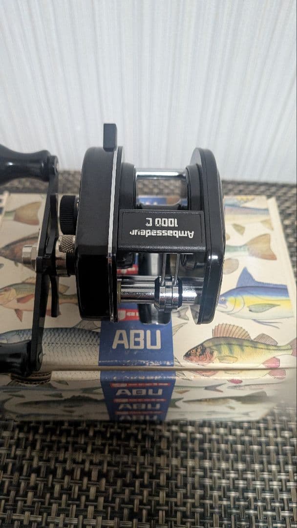 極美品 abu 1000 アブ 1000c 83年式 アブガルシア 新 モデル