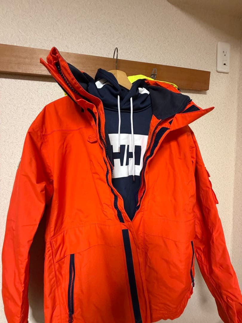 おまけ付き！　Helly Hansen フード付き　スノーボード　スキー