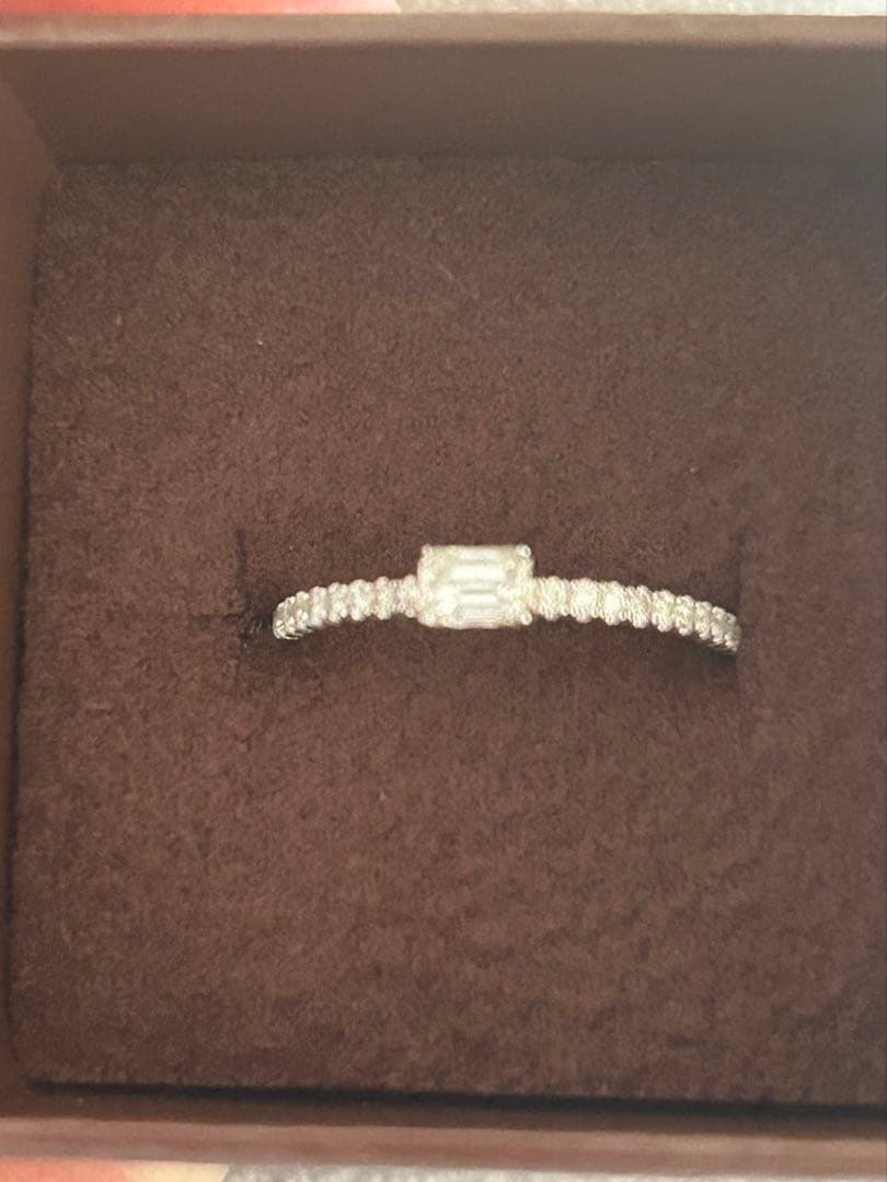 エメラルドカットダイヤモンドリング　　Au750