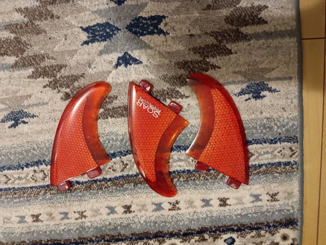 SOAR サーフボードフィン 赤 3個セット