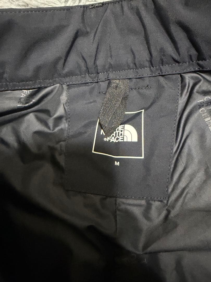 新品タグ付　Mサイズ　ノースフェイス　シュカブラ　スキー　スノーボード　パンツ
