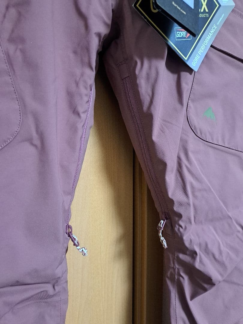 新品未使用　 バートン　GORE-TEX スノーボードパンツ　レディース