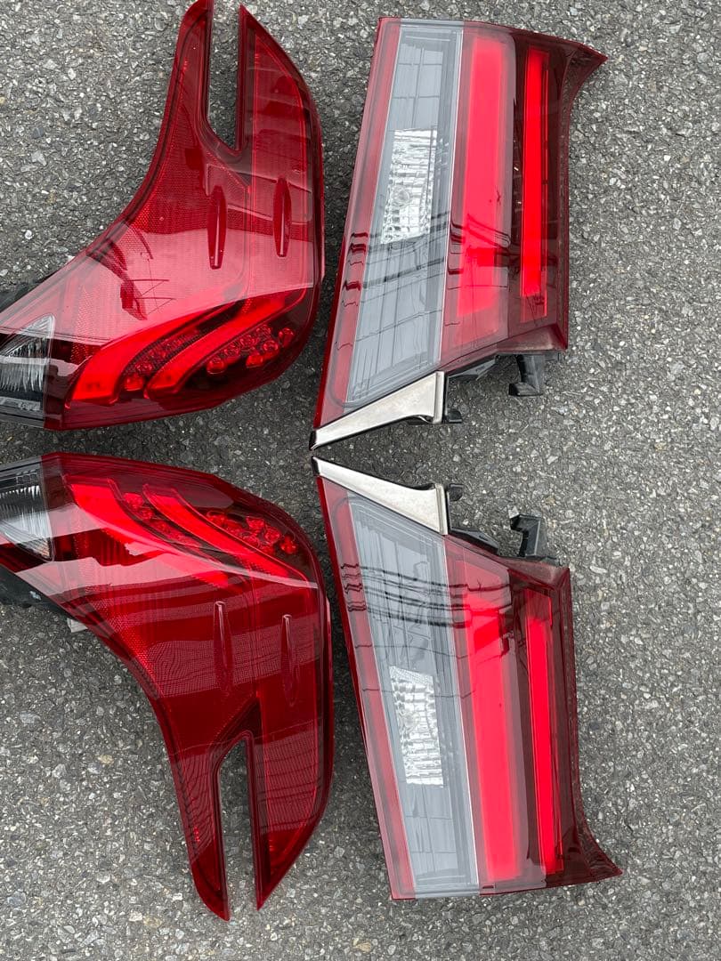 30アルファード 前期テールランプ　値下げしました！