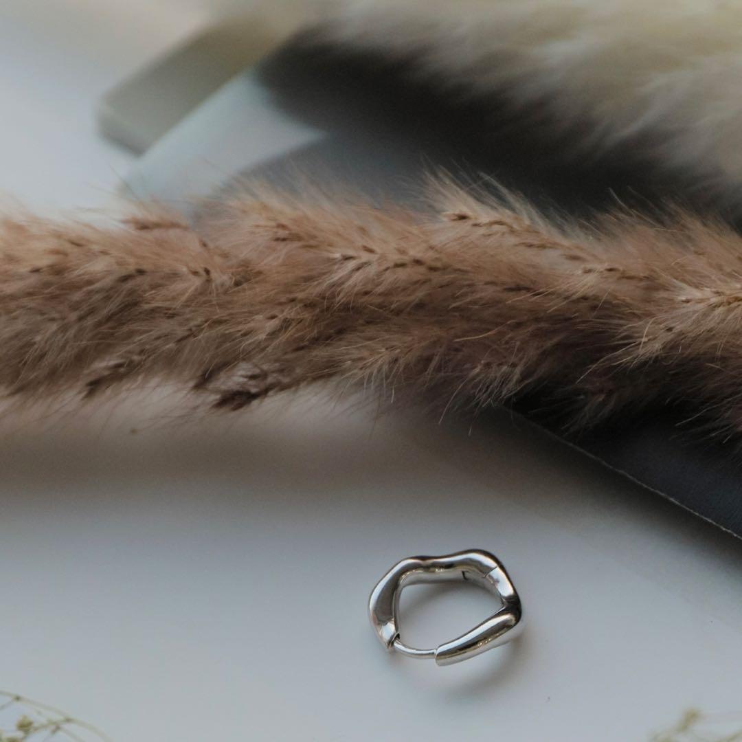 MARIA BLACK Huggie Piereced - Silverピアス