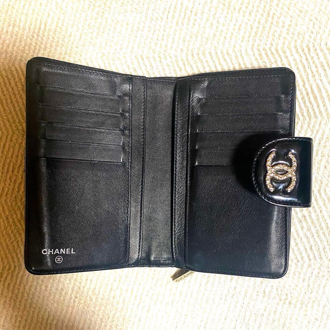 CHANEL ブラックレザー 二つ折り財布 - メルカリ
