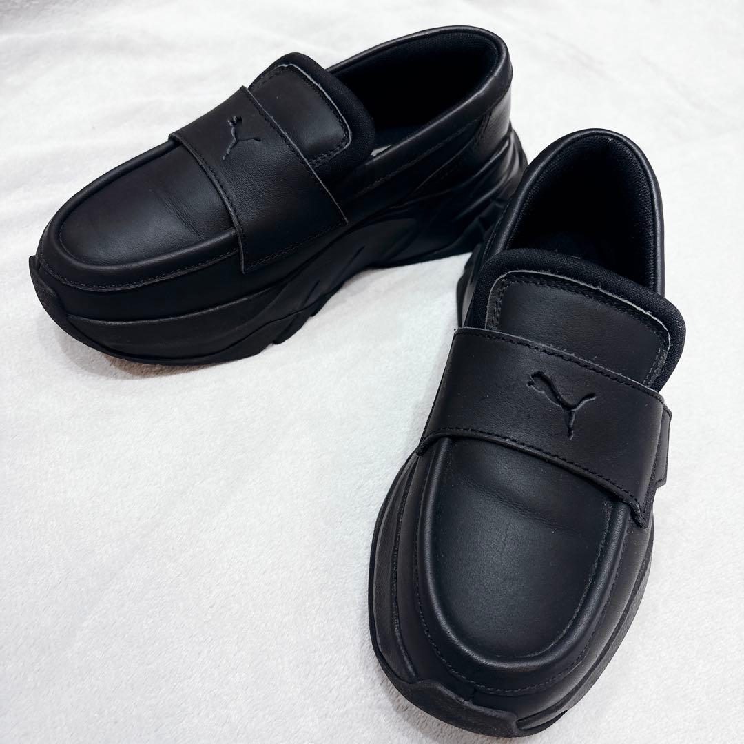 美品★ PUMA プーマ ウィメンズ ローファー　22cm 黒　ブラック