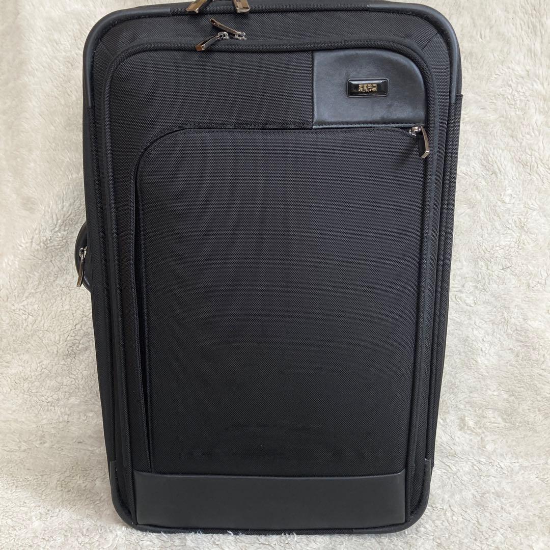 ZERO HALLIBURTON　キャリーケース　大容量　ガーメントバッグ付き