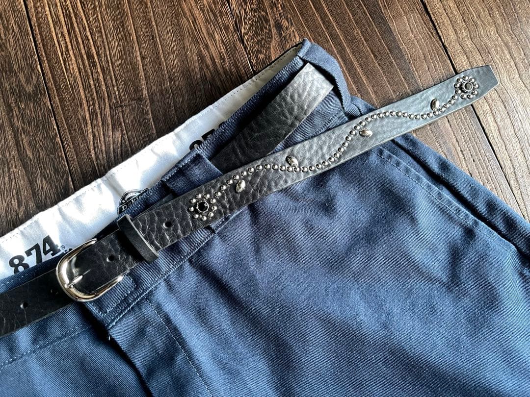 スタッズナローロングベルト　2.4cmシルバーシボ　フラワー　HTC CALEE