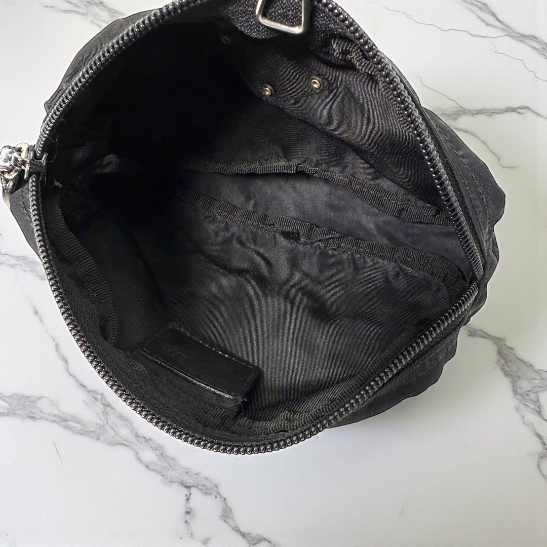 《希少》PRADA プラダ ミニポーチ ナイロン ブラック 化粧ポーチ