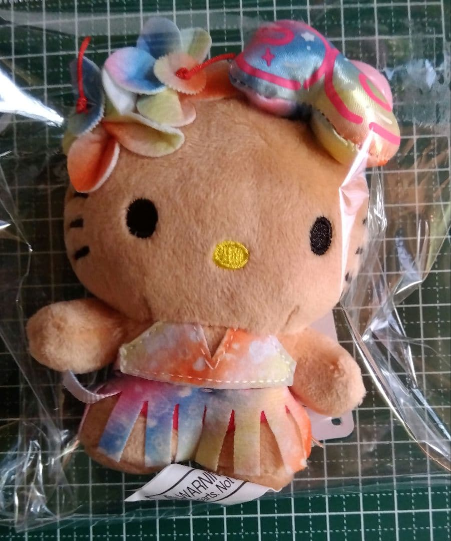 ハローキティ グアムサイパン限定 50周年記念キーホルダー 日焼け