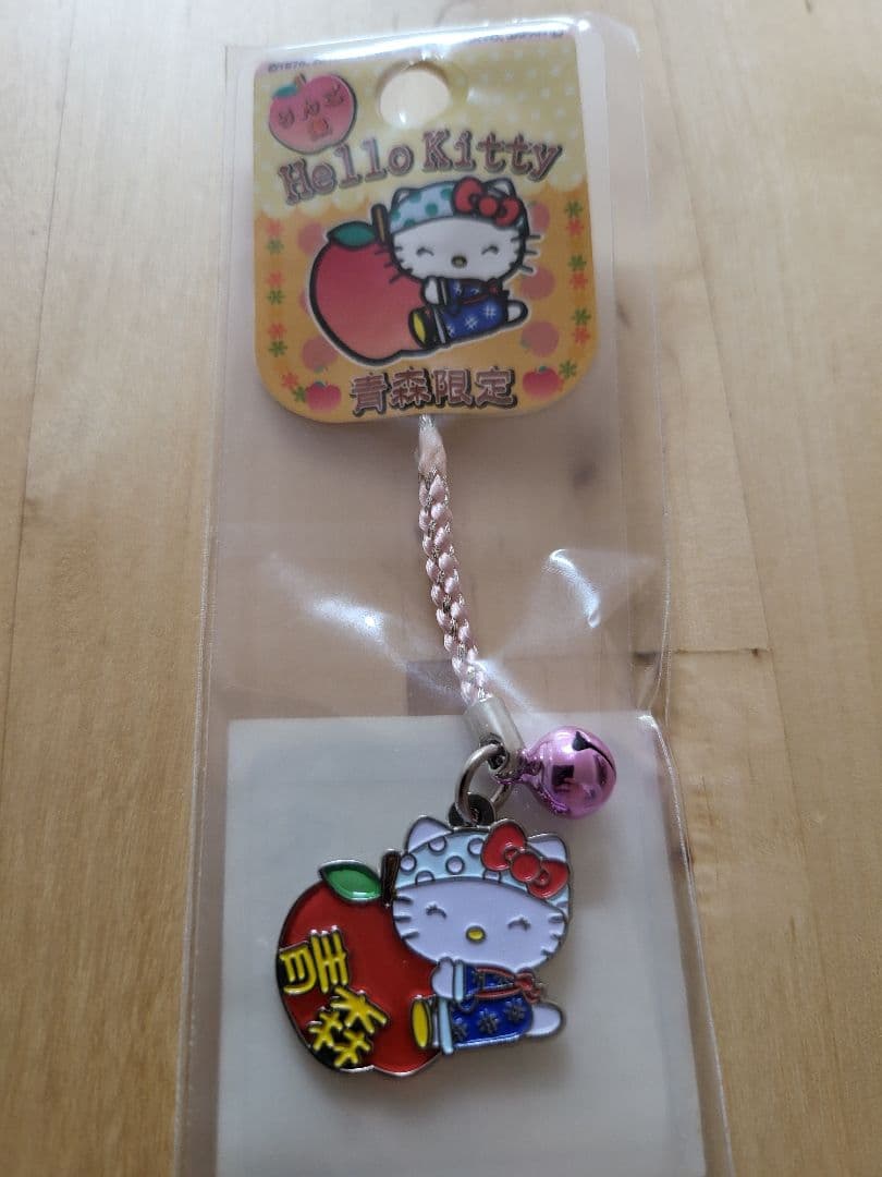 22 ハローキティ 根付け 青森限定 りんご - メルカリ