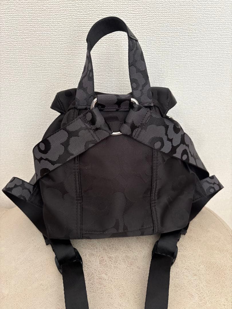 マリメッコ　キーリング付き　ブラックミニリュック