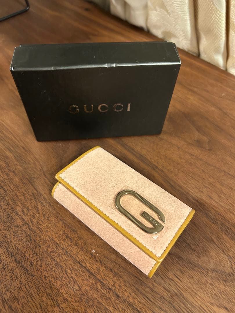 GUCCI スエード キーケース ピンク 箱付きの通販はau PAY マーケット