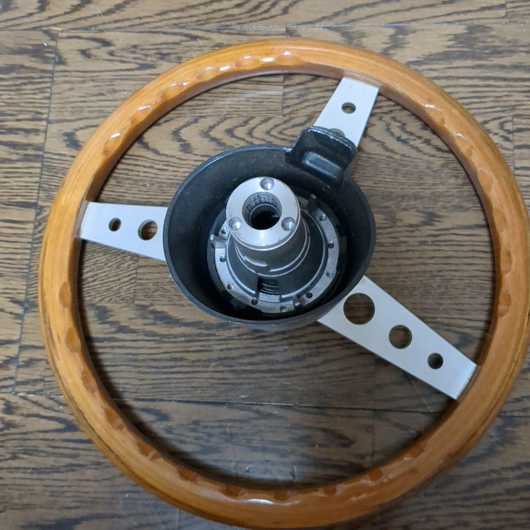 ジャンク MOMO ウッド ステアリング ハンドル レストアベース ボス付