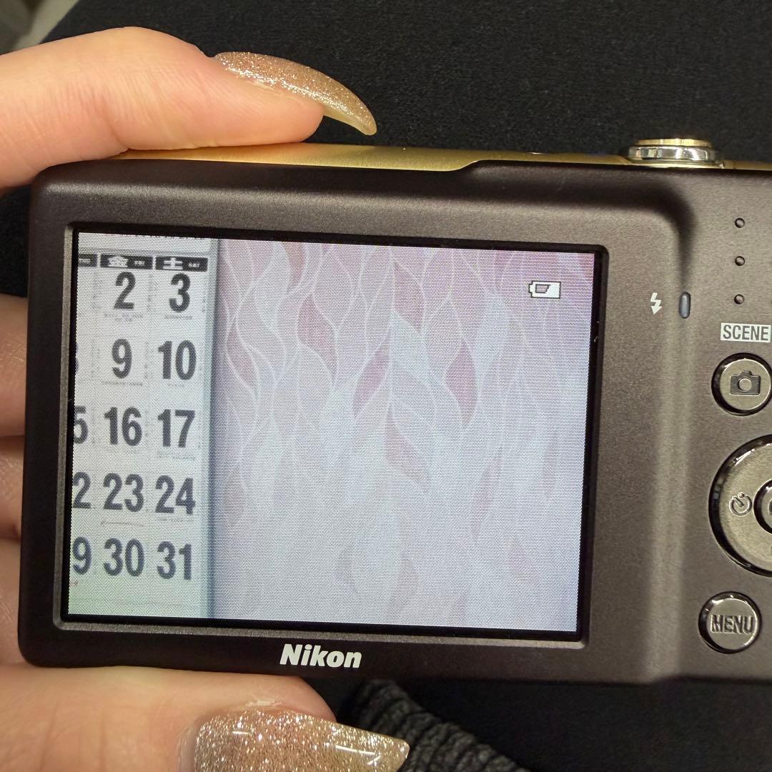付属品有り　NICON COOIPIX S3300 カメラ　デジタルカメラ