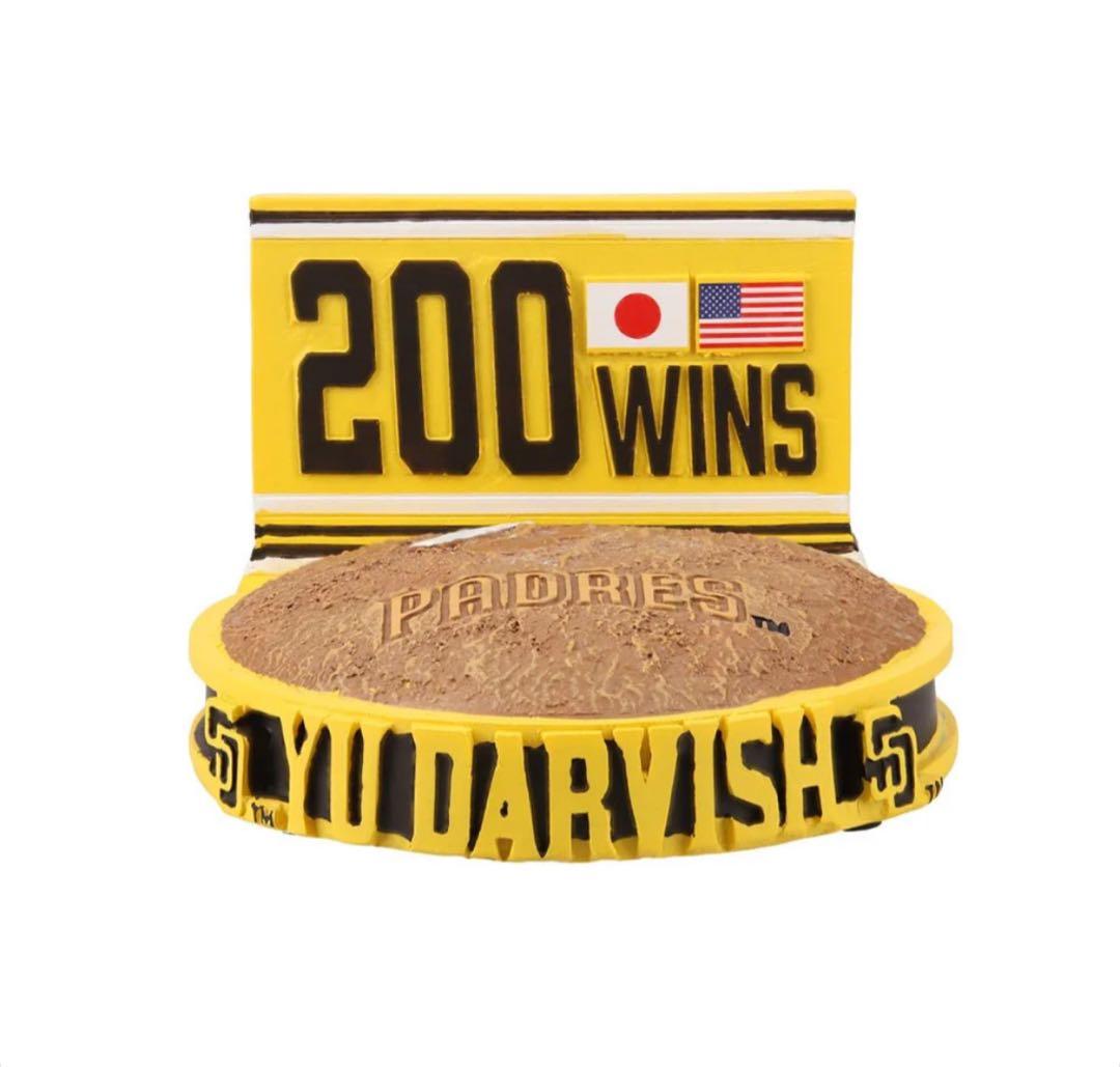 ダルビッシュ 200勝 ボブルヘッド フィギュア　新品未開封　定価15,800円