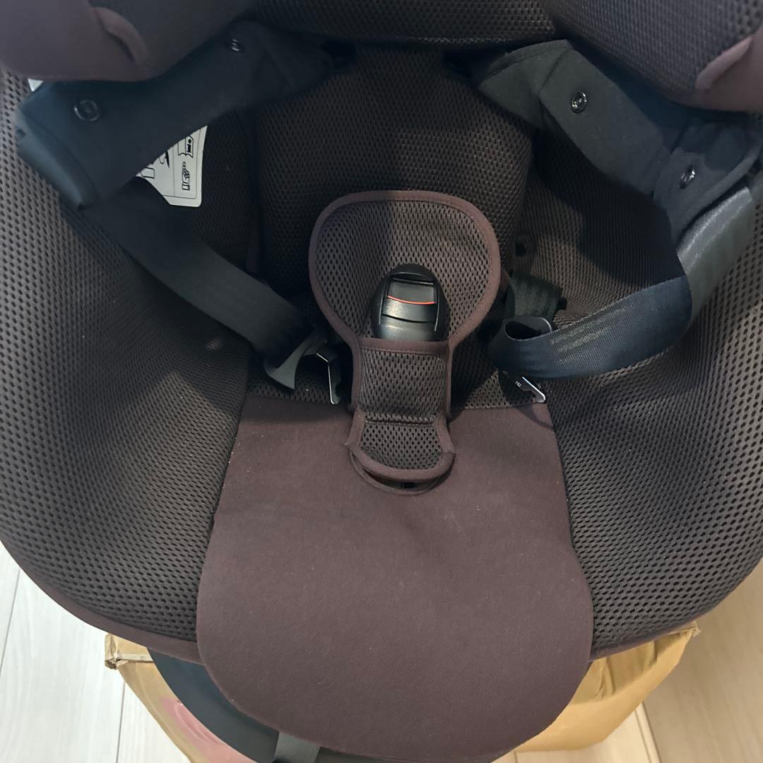 美品　エールベベ　クルットR　ST　ブラウン　BF171　チャイルドシート