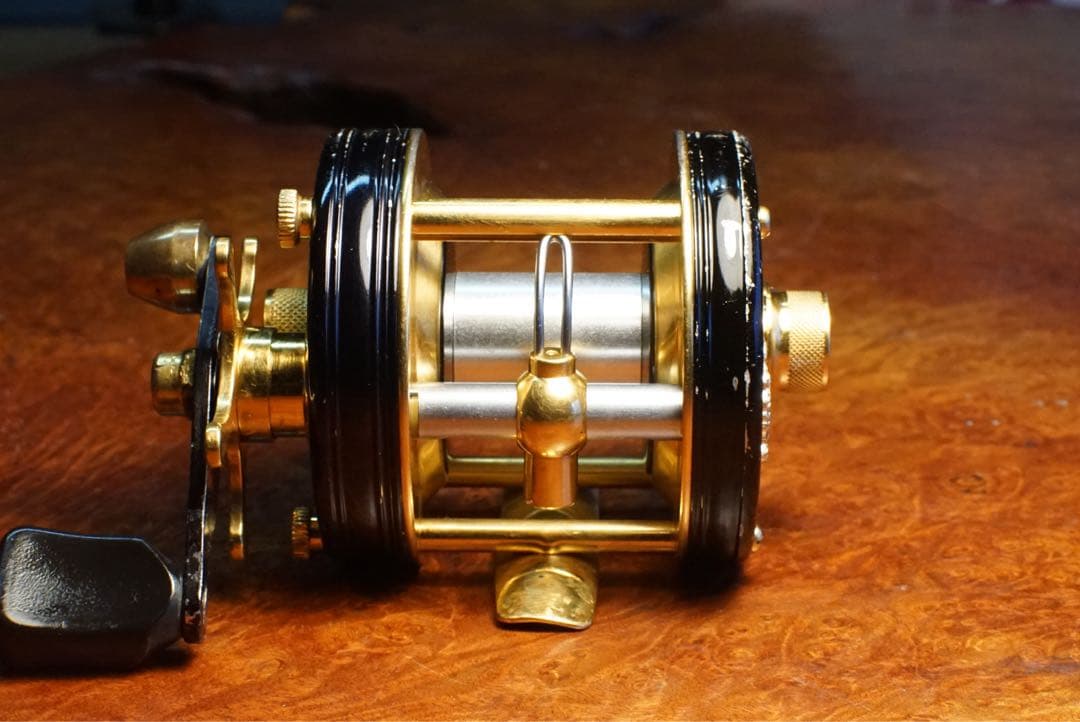 ABU アンバサダー 5000C デラックス メンテ済 フレーム修正済 - メルカリ