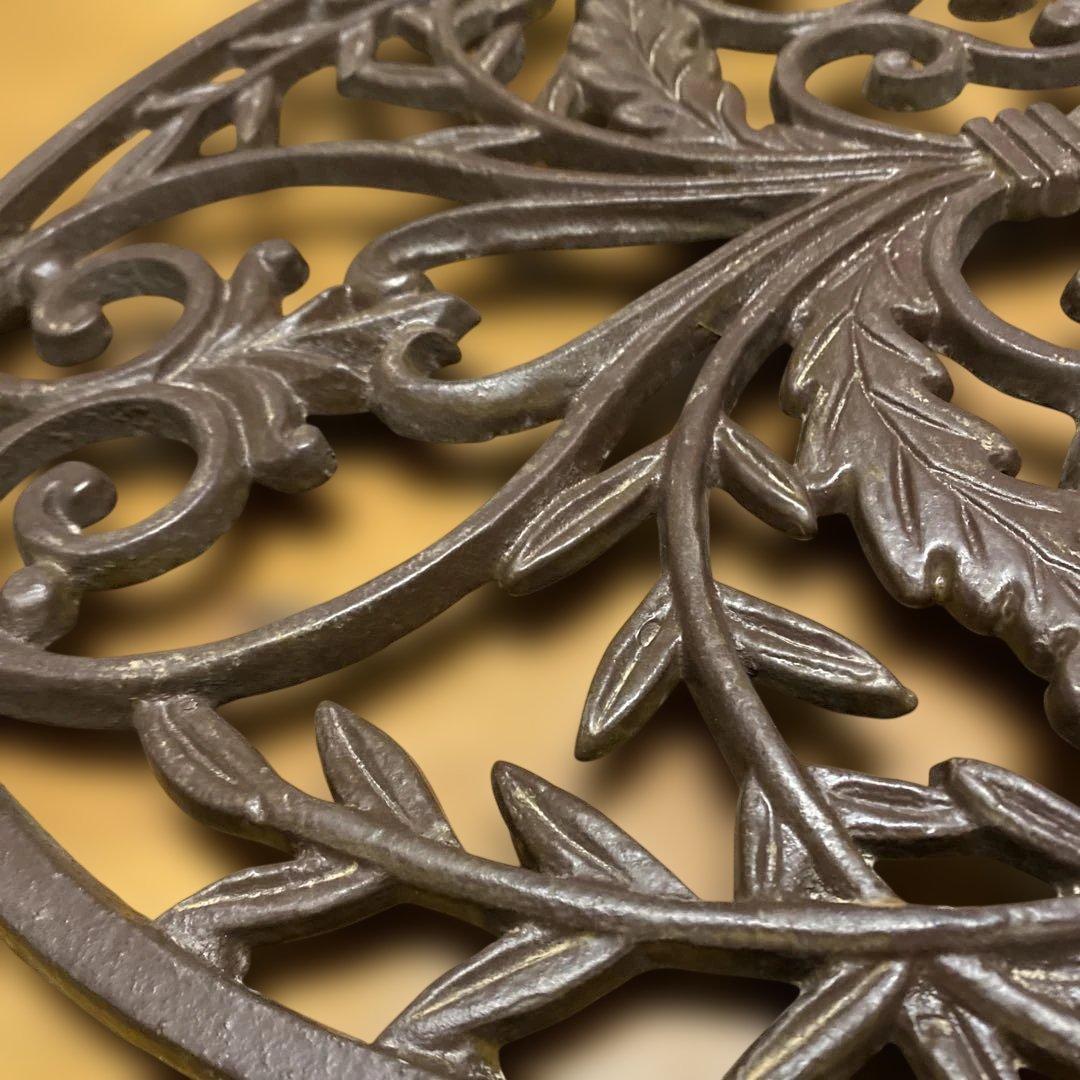 鋳鉄製オーナメント 泥落とし 57.5cm 装飾的な葉模様