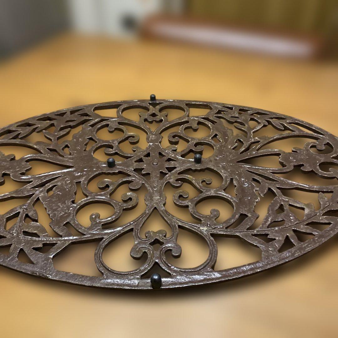 鋳鉄製オーナメント 泥落とし 57.5cm 装飾的な葉模様