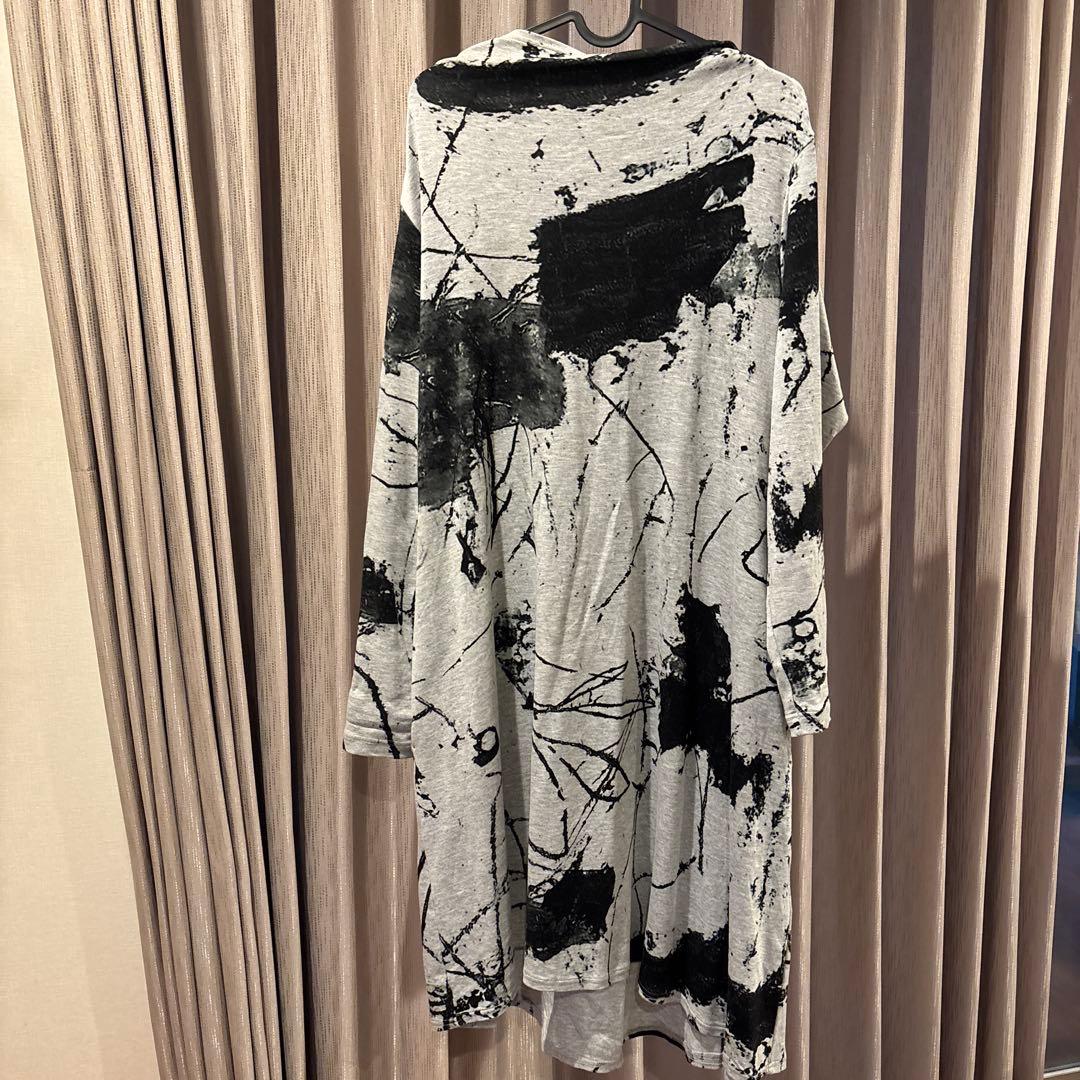 アート風グレー＆ブラック長袖ワンピース　芽風