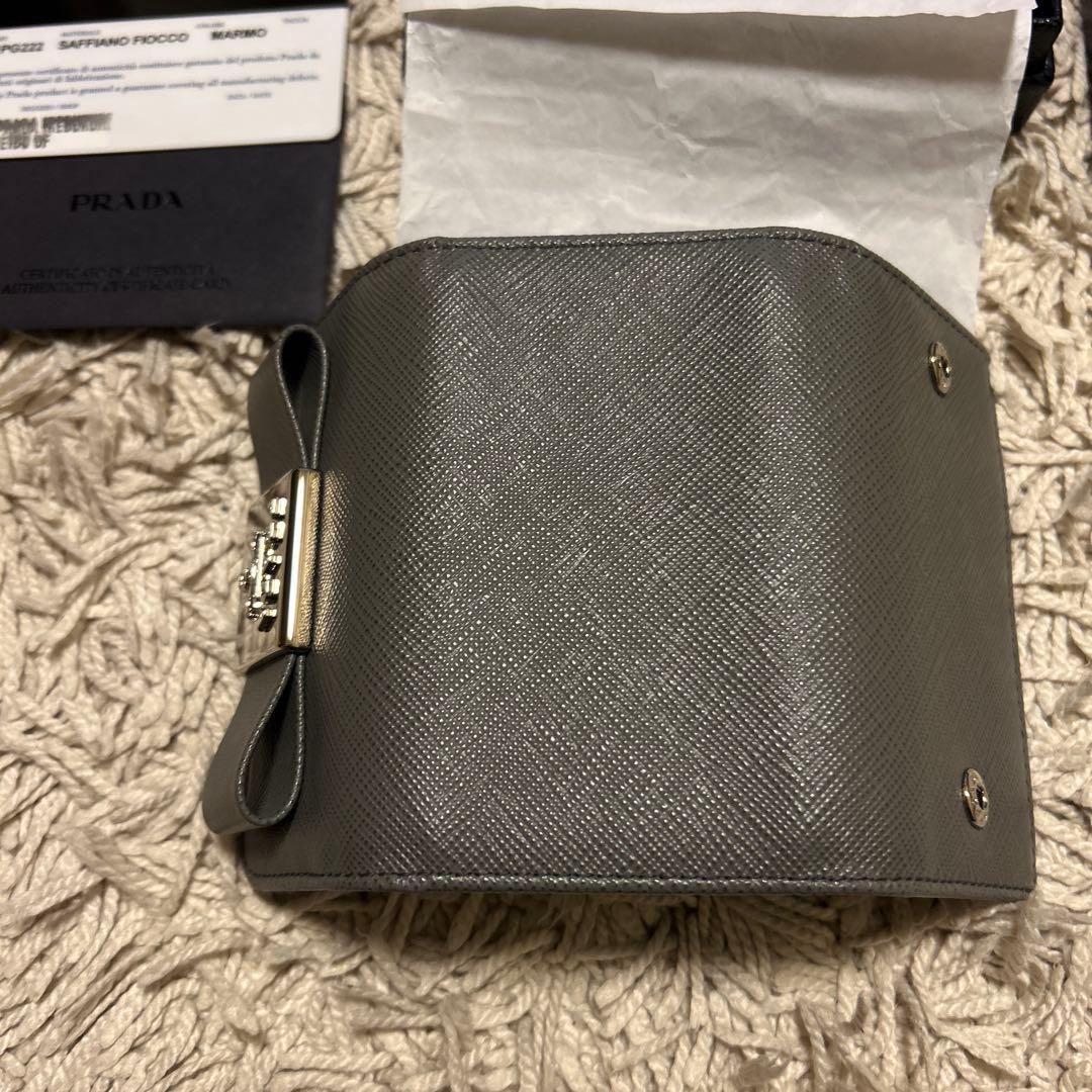 PRADA キーケース マルモ　シルバー　リボン　未使用　新品　グレー