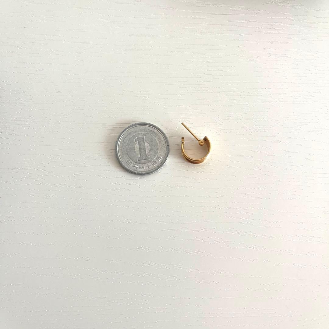 週末値引中　K18刻印あり18金　幅広フープピアス　片耳