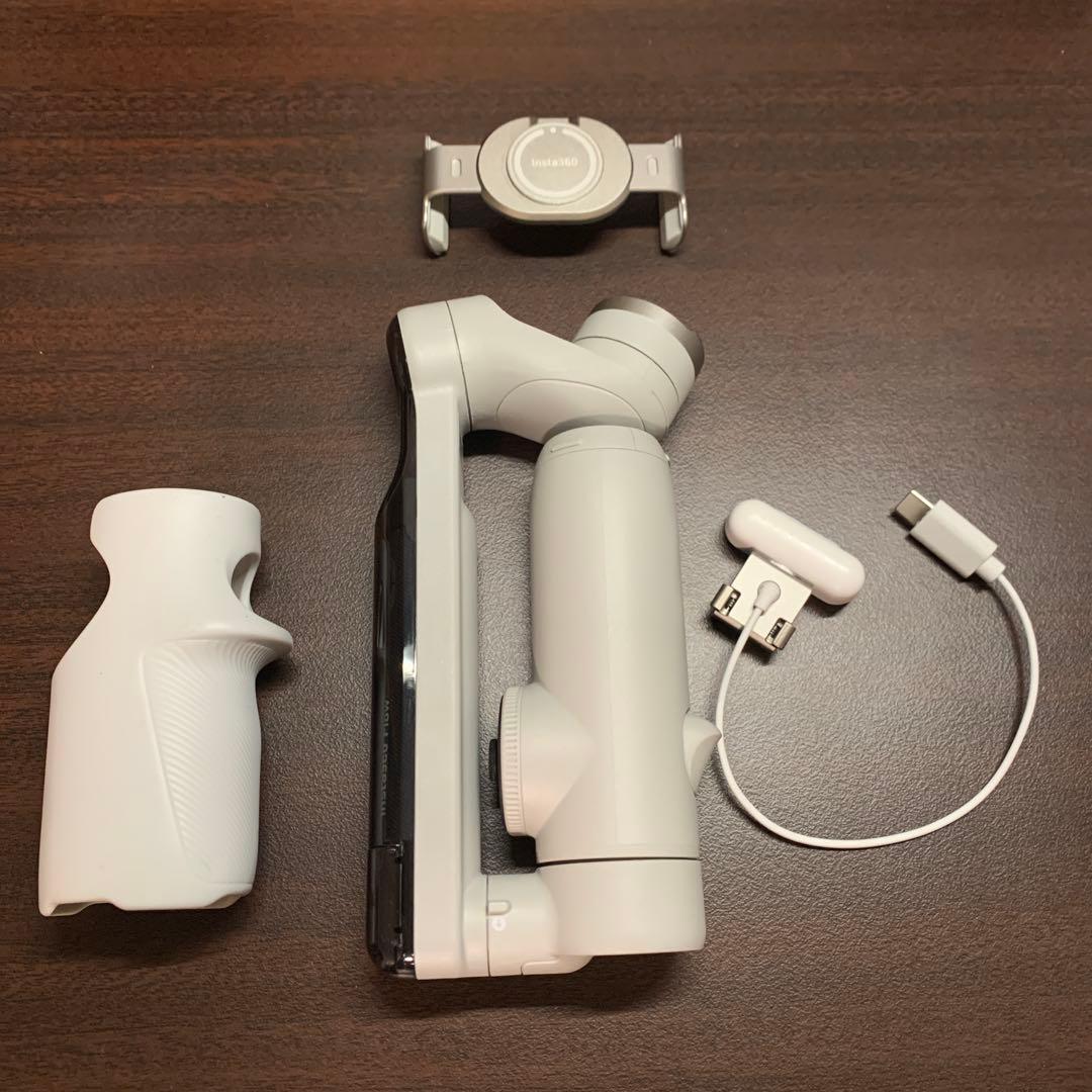 Insta360 Flow スマートフォンスタビライザー　撮影ライト、ケース付属