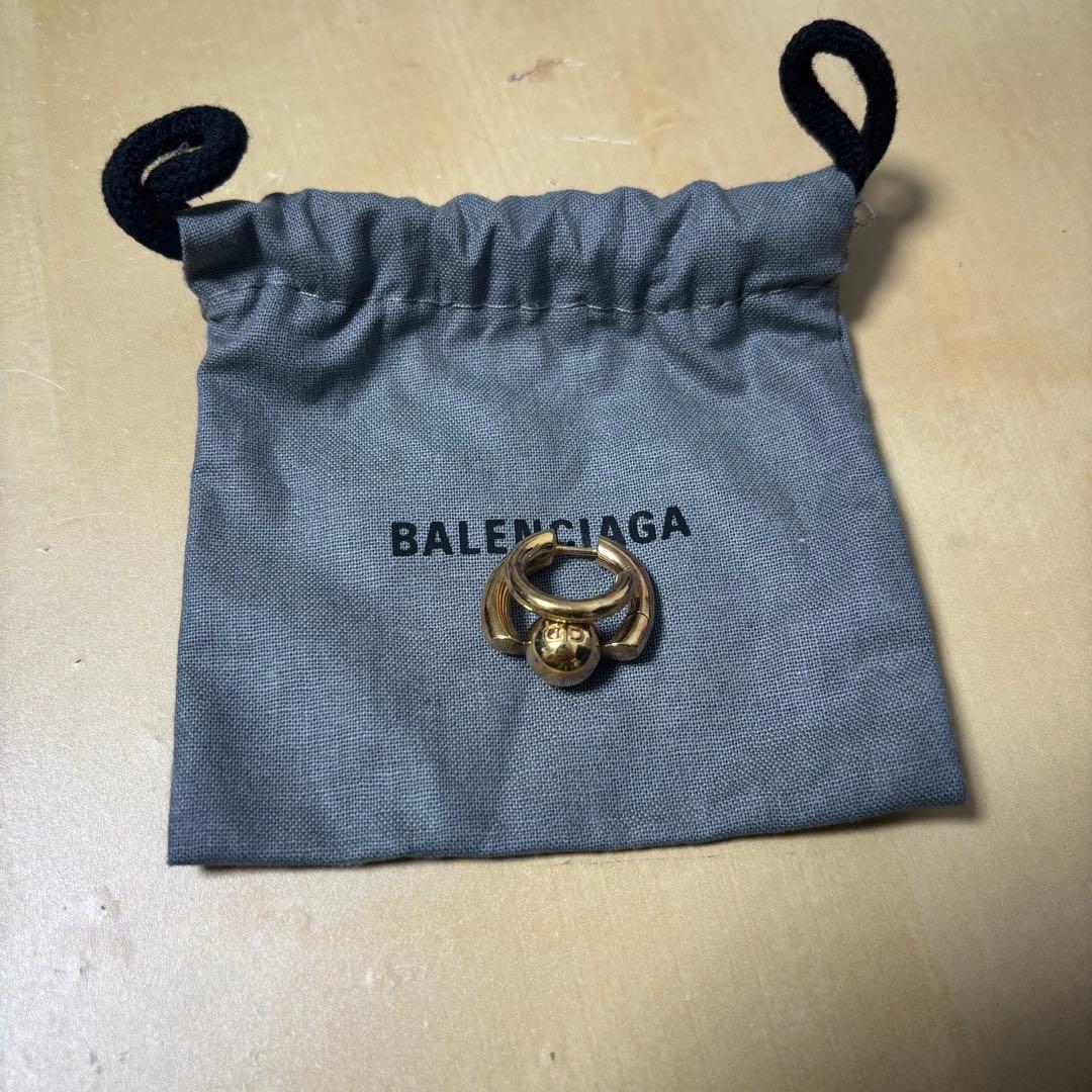 ト*ン様 BALENCIAGA ピアス　ゴールド　片耳