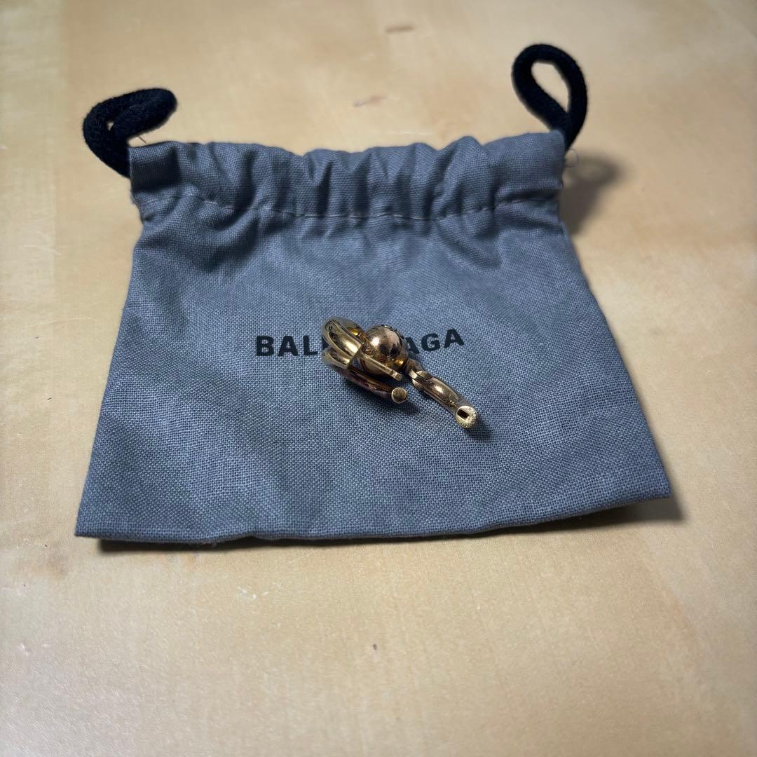 ト*ン様 BALENCIAGA ピアス　ゴールド　片耳