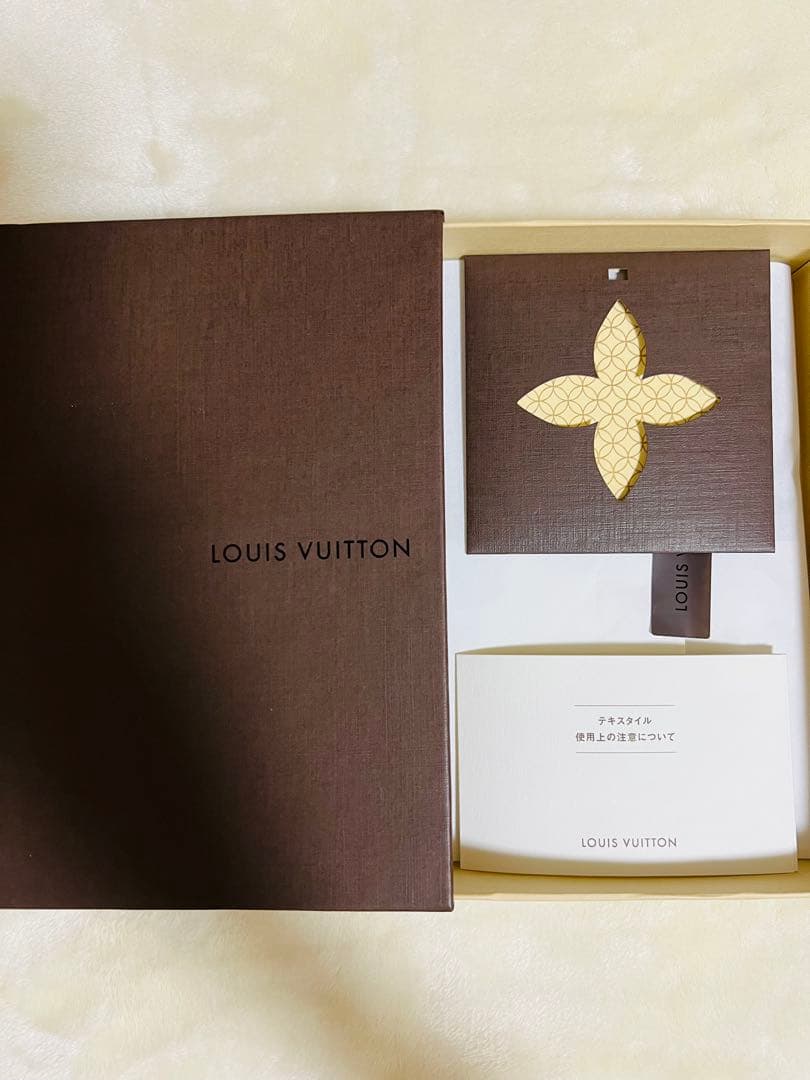 LOUIS VUITTON スカーフ 約20×7センチ