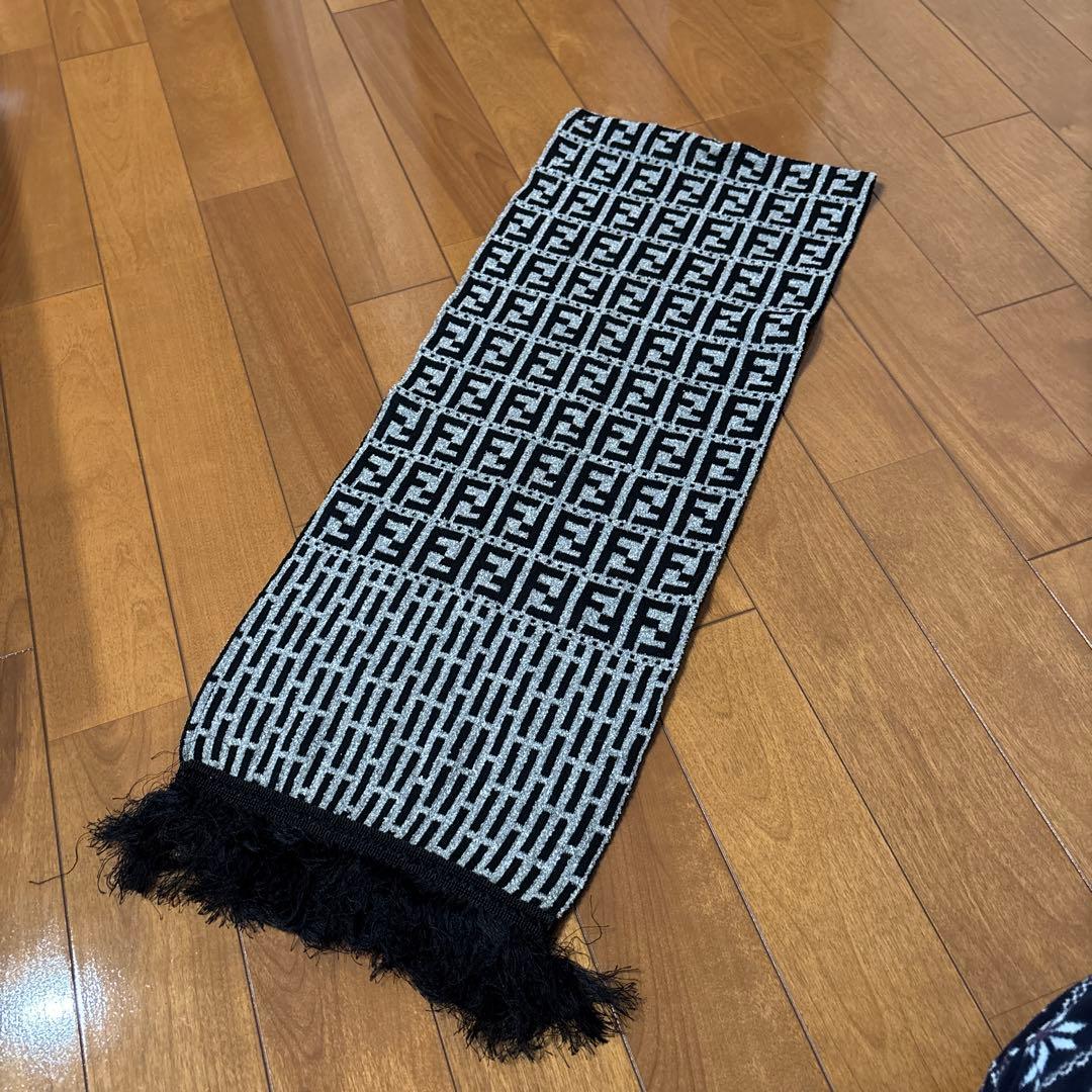 FENDI フェンディ マフラー グレー ブラック ズッカ柄 ロゴ 美品