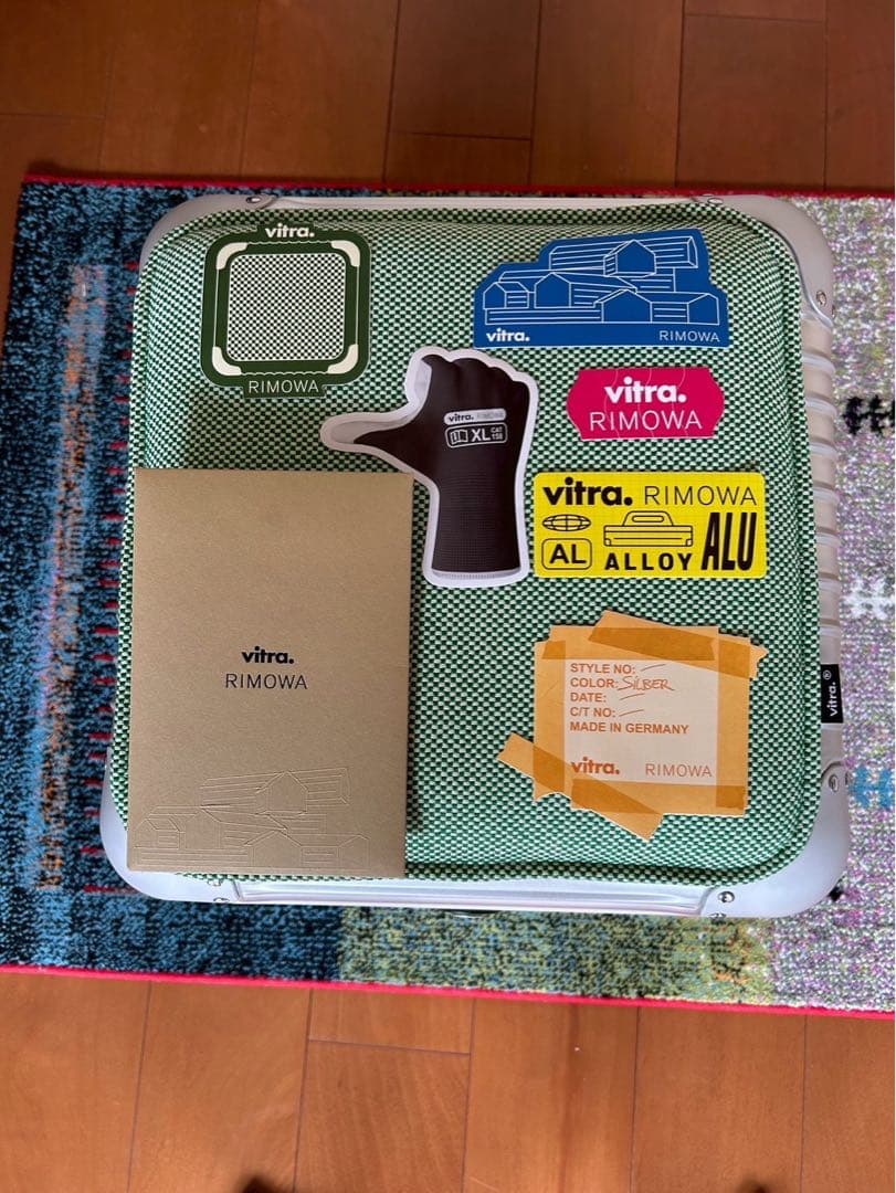リモワ　ヴィトラ　RIMOWA Vitra コラボ　限定