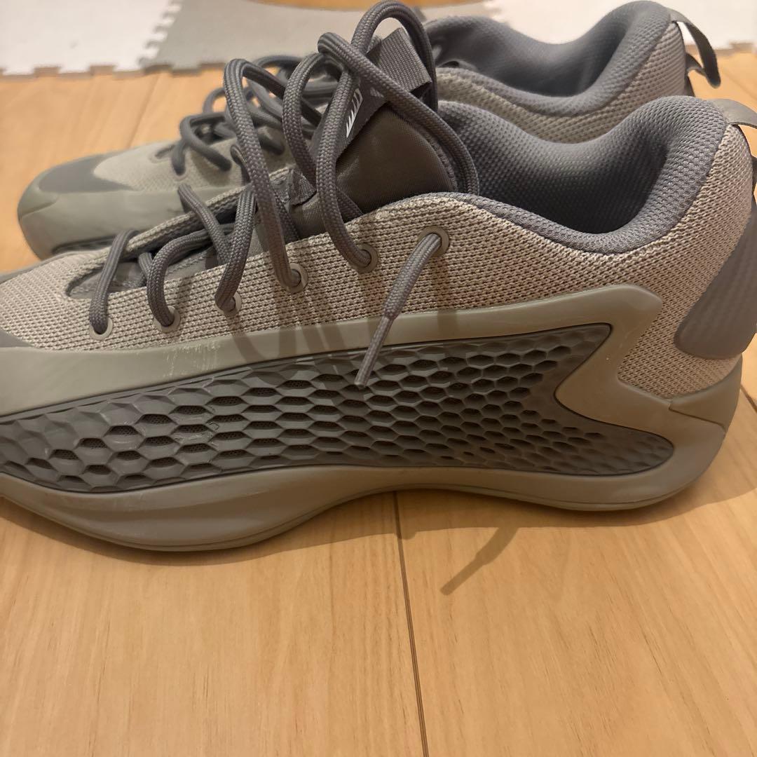 adidas バスケットボールシューズ グレー 27.5センチ