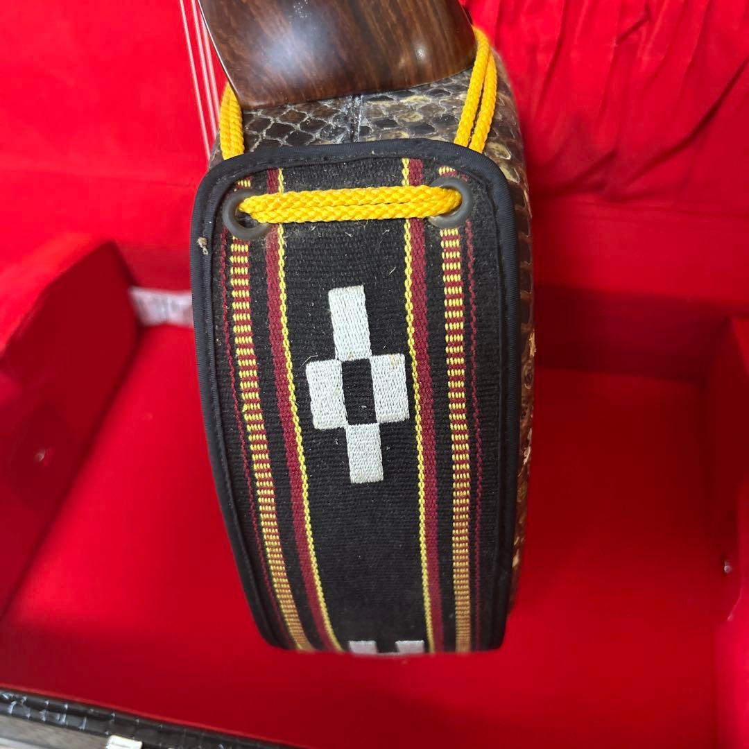 三線 沖縄 蛇皮 1枚張り ハードケース 宮古木工芸 故与儀栄功 氏