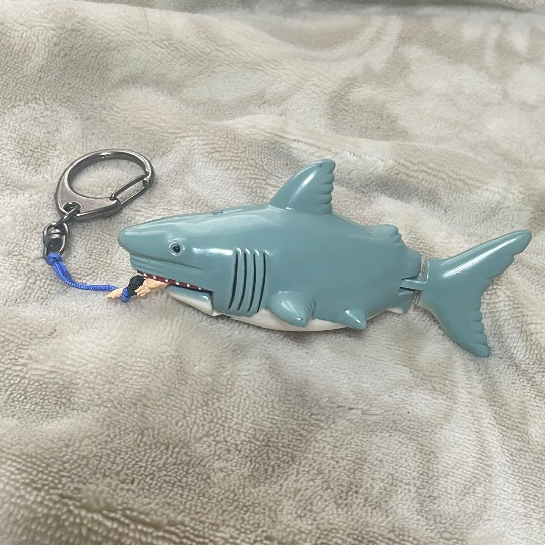 USJ ユニバ JAWS ジョーズ サメ キーホルダー フィギュア 廃盤 - メルカリ