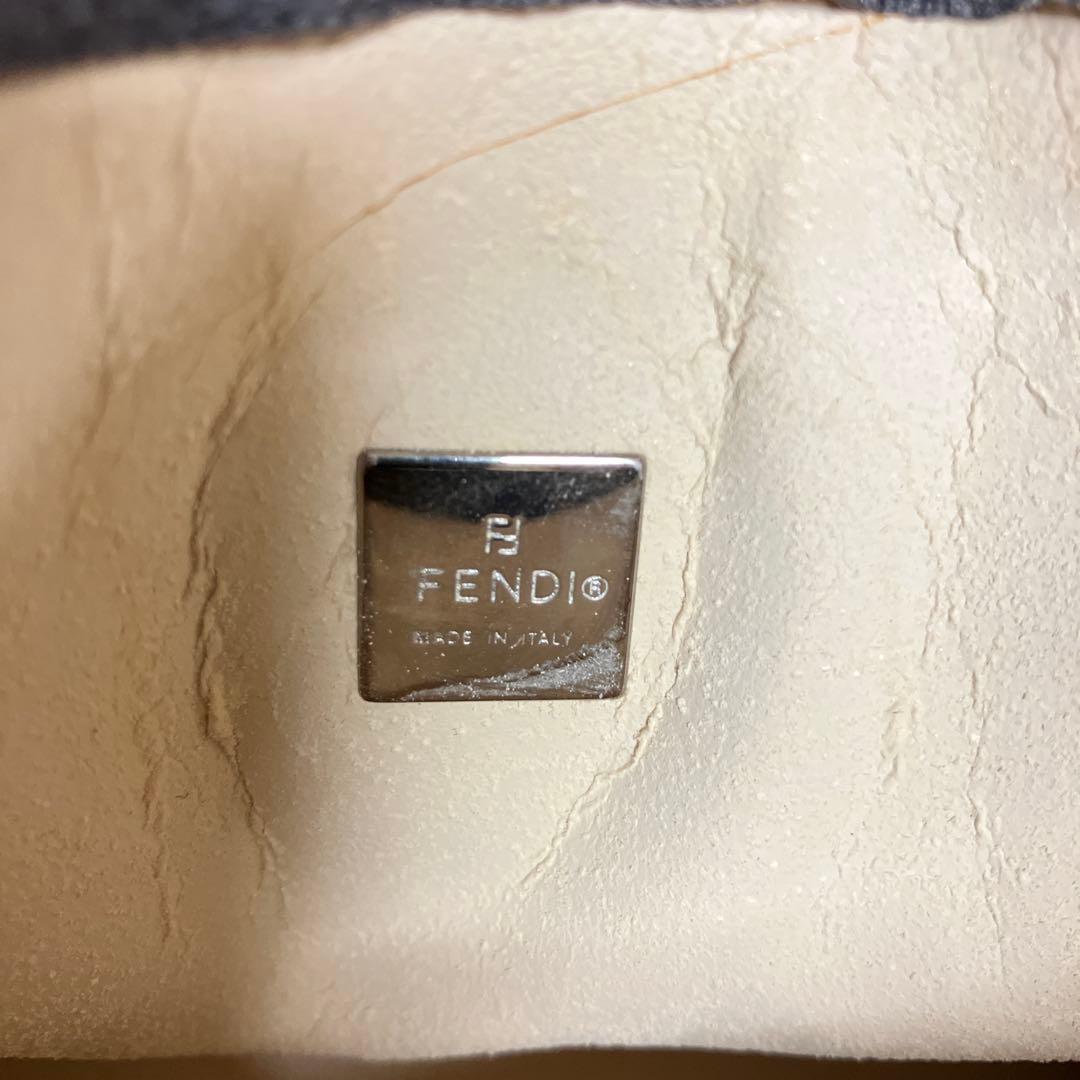 FENDI フェンディ　ポーチ　ズッカ柄