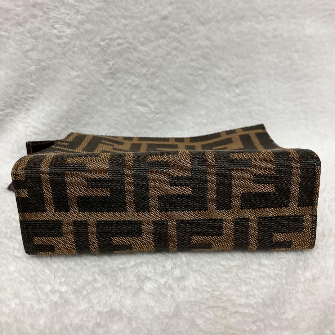 FENDI フェンディ　ポーチ　ズッカ柄