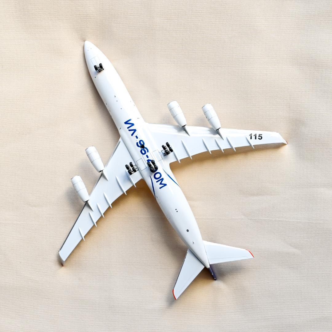 ★ネスレス様★IL-96-400M UAC ハウスカラー 1/400