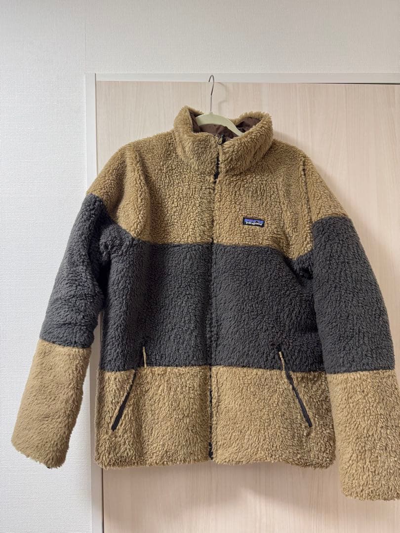 patagonia サイレントダウンジャケット　リバーシブル