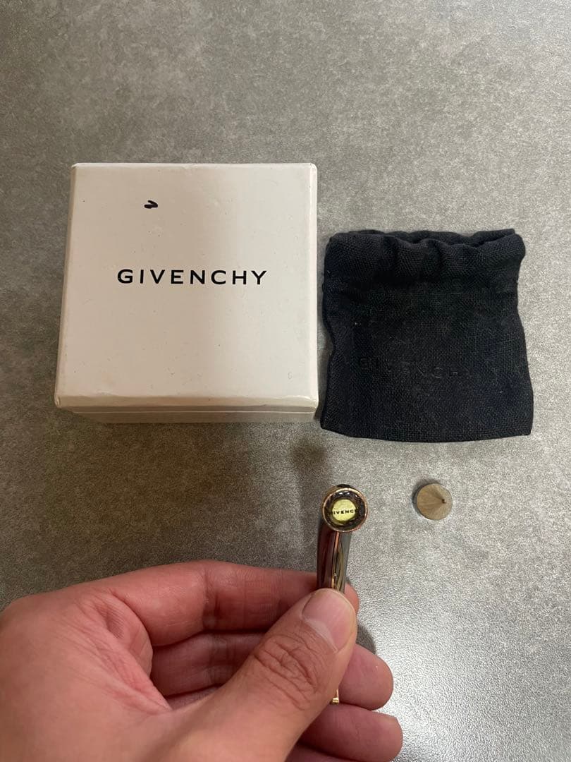 givency ジバンシー　名作マグネットピアス