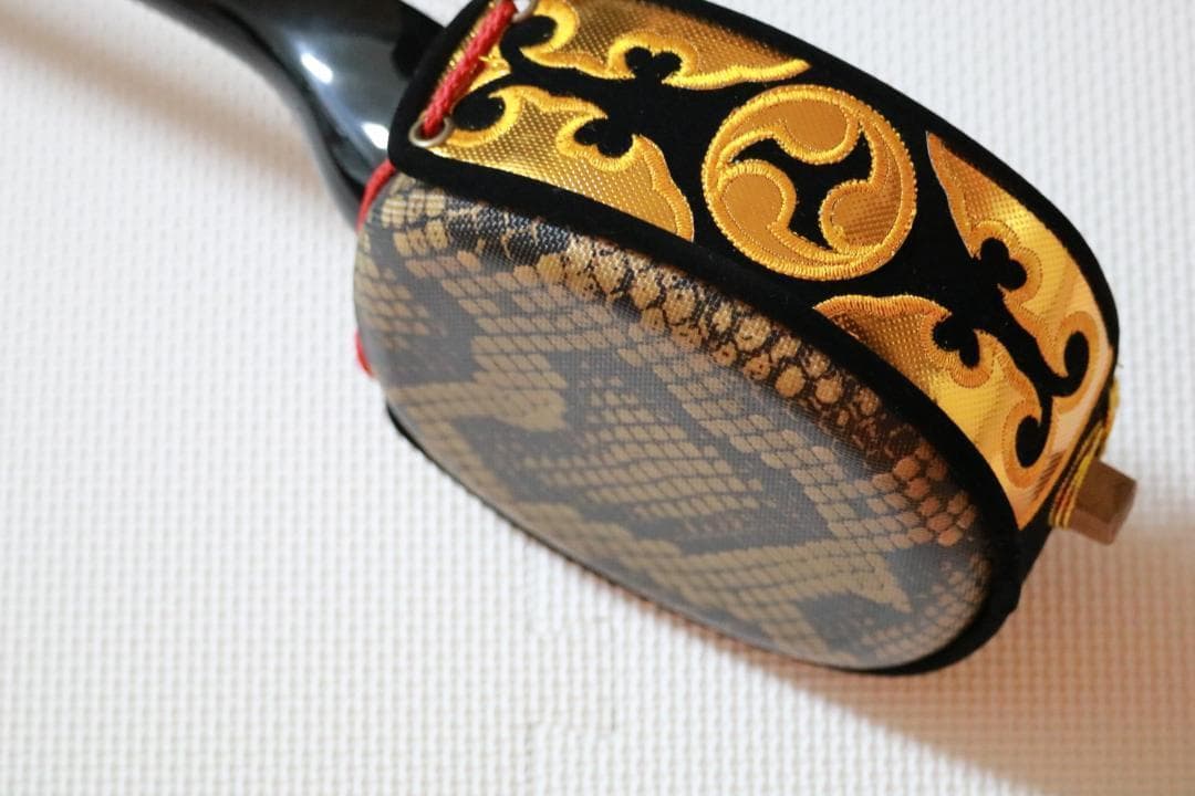 沖縄三線セット（人工皮張り）教本と初心者に必要なお得な付属品　新品未使用品