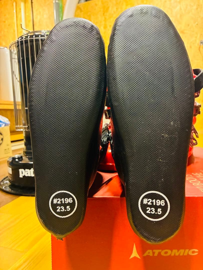 2022/23 ATOMIC 90 スキーブーツ 23.5 - メルカリ