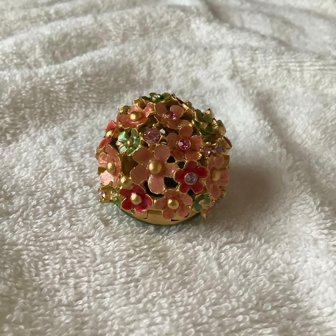 エスティローダー 練り香水 2011年 幸せの花束