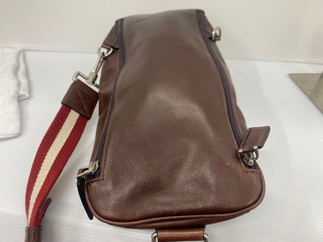 バリー オールレザーボディバッグ ワンショルダーバッグ 本革 ブラウン