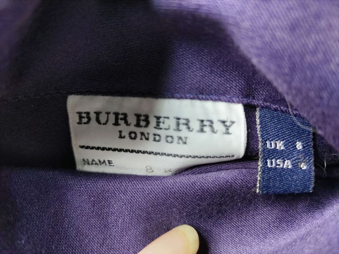 ららば、Burberry バーバリーの濃いパープルトレンチコート