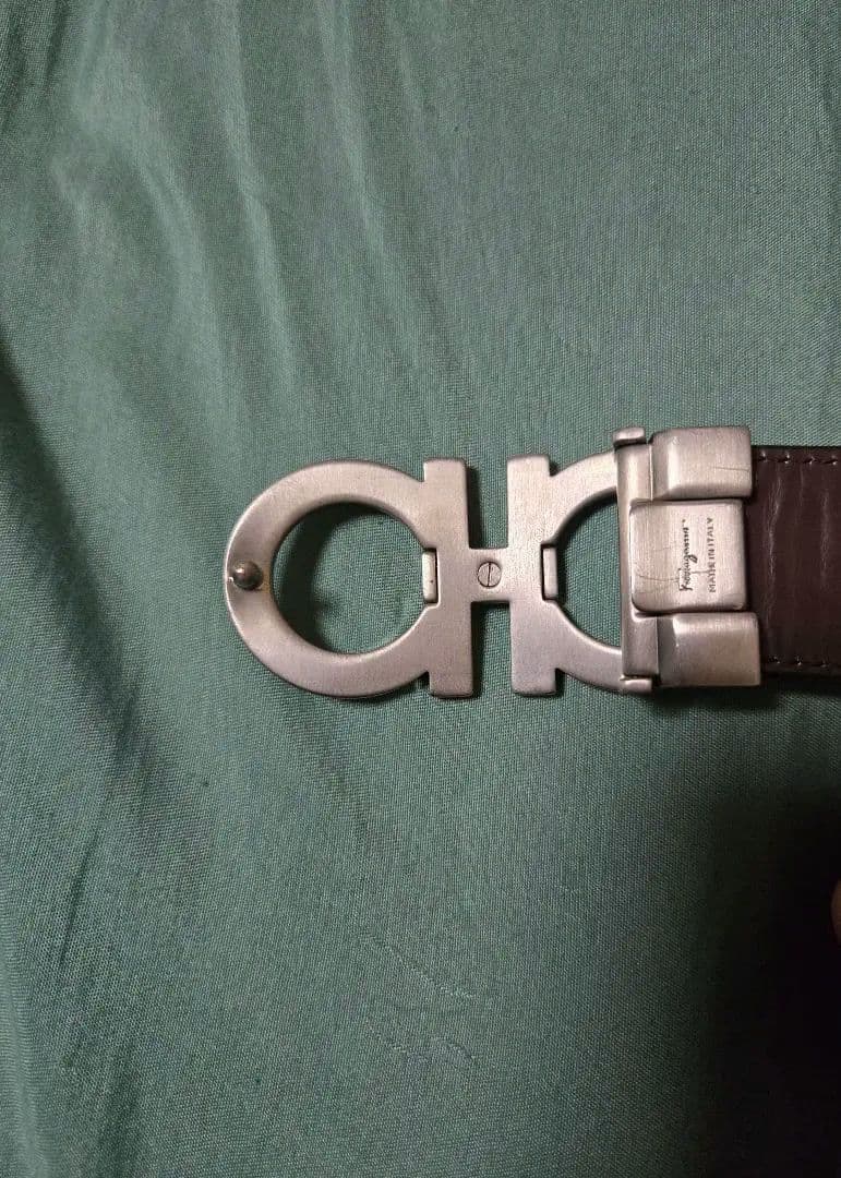 フェラガモ レザーベルト