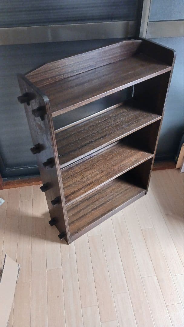 木製くさび形　本棚 4段 チップさん