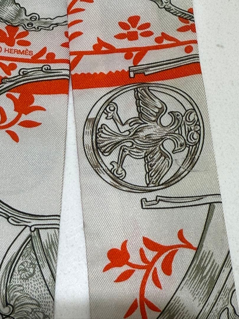 エルメス　ツイリー　鎧・リミックス　白地にオレンジ